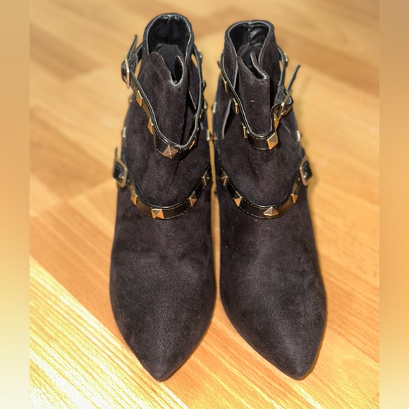 Gold studded booties - Picture 5 of 5